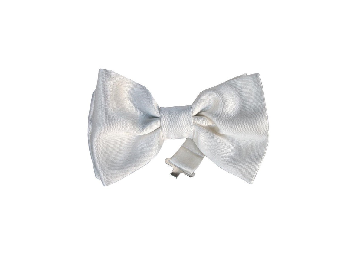 SuitedMan D'Italia Bow Tie, White, Flat End
