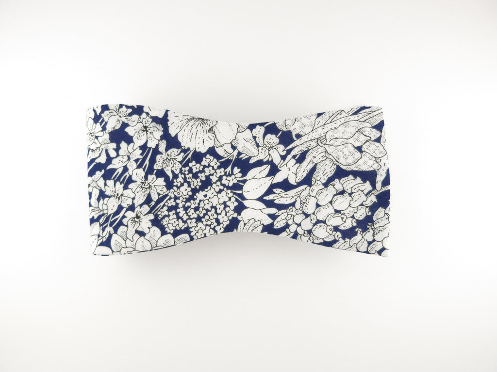 Floral Bow Tie, White/Navy Floral, Flat End - SuitedMan